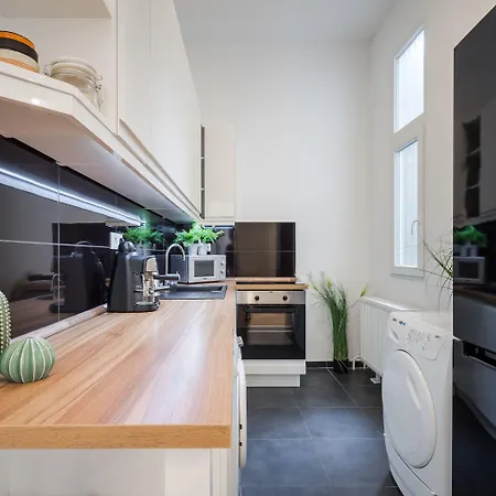 Real Zichy Apartamento *