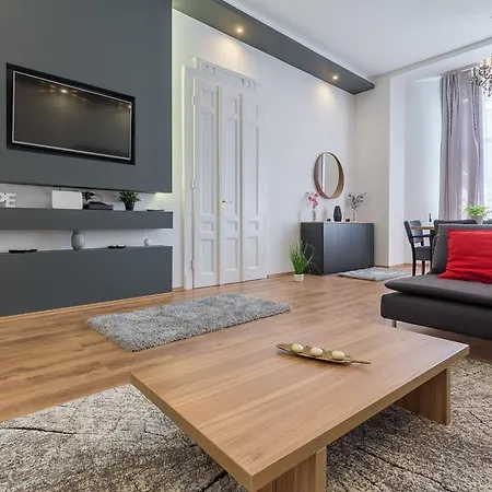 Real Zichy Apartamento *