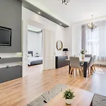 Real Zichy Apartamento